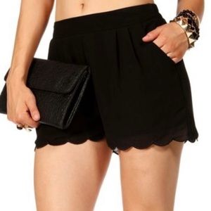 Mine Scalloped Shorts